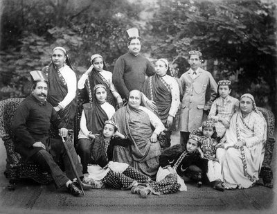 Familia Parsee, finales del siglo XIX de European Photographer